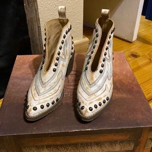 Circle G by Corral White Booties